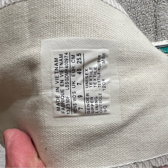 Converse Chuck Taylor All Star Gun metal
Rhinestone Womens 9 - send an offer!! - Picture 7 of 7